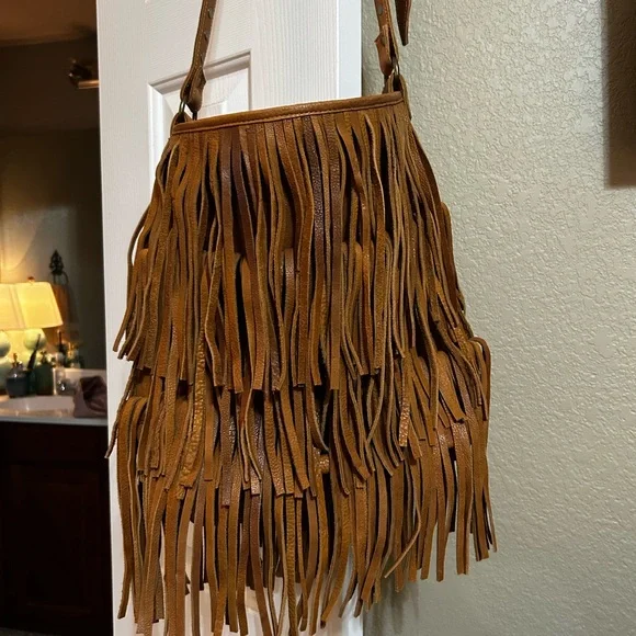 Tan ,Fringed ,Crossbody Bag ,Leather Material .New - Picture 3 of 9